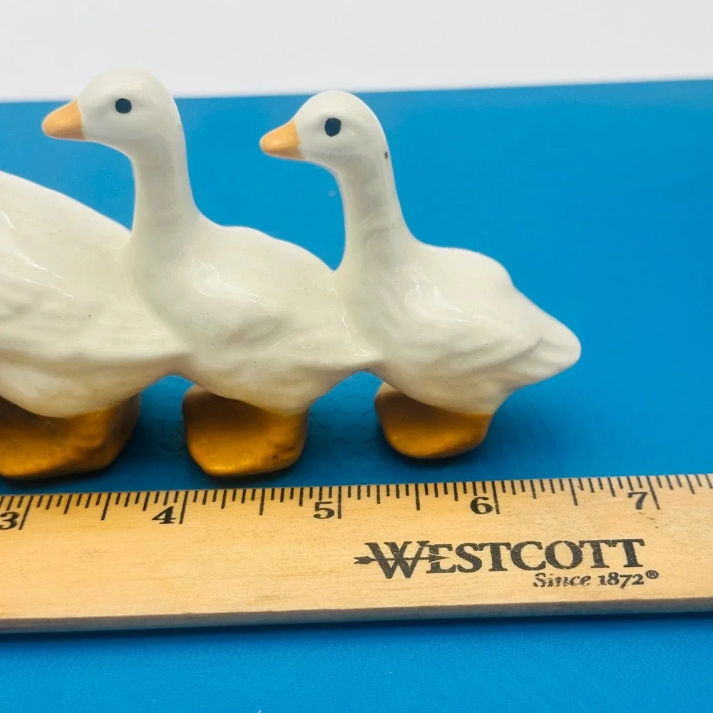 Vintage Ceramic Goose Family Figurine Row of 4 White Ducks Farmhouse Decor - Picture 3 of 7